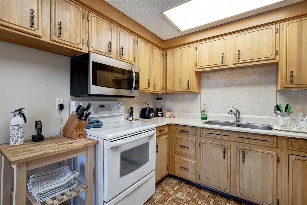 Before kitchen renovation